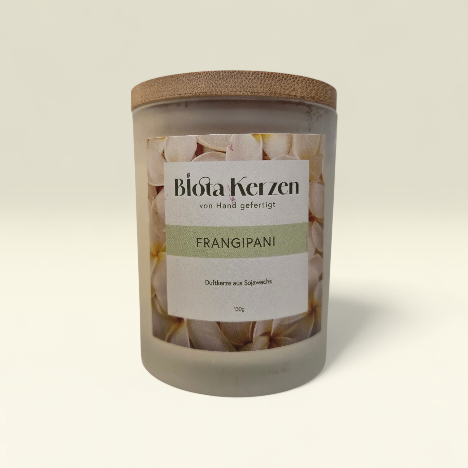 Duftkerze Frangipani im weissen Glas