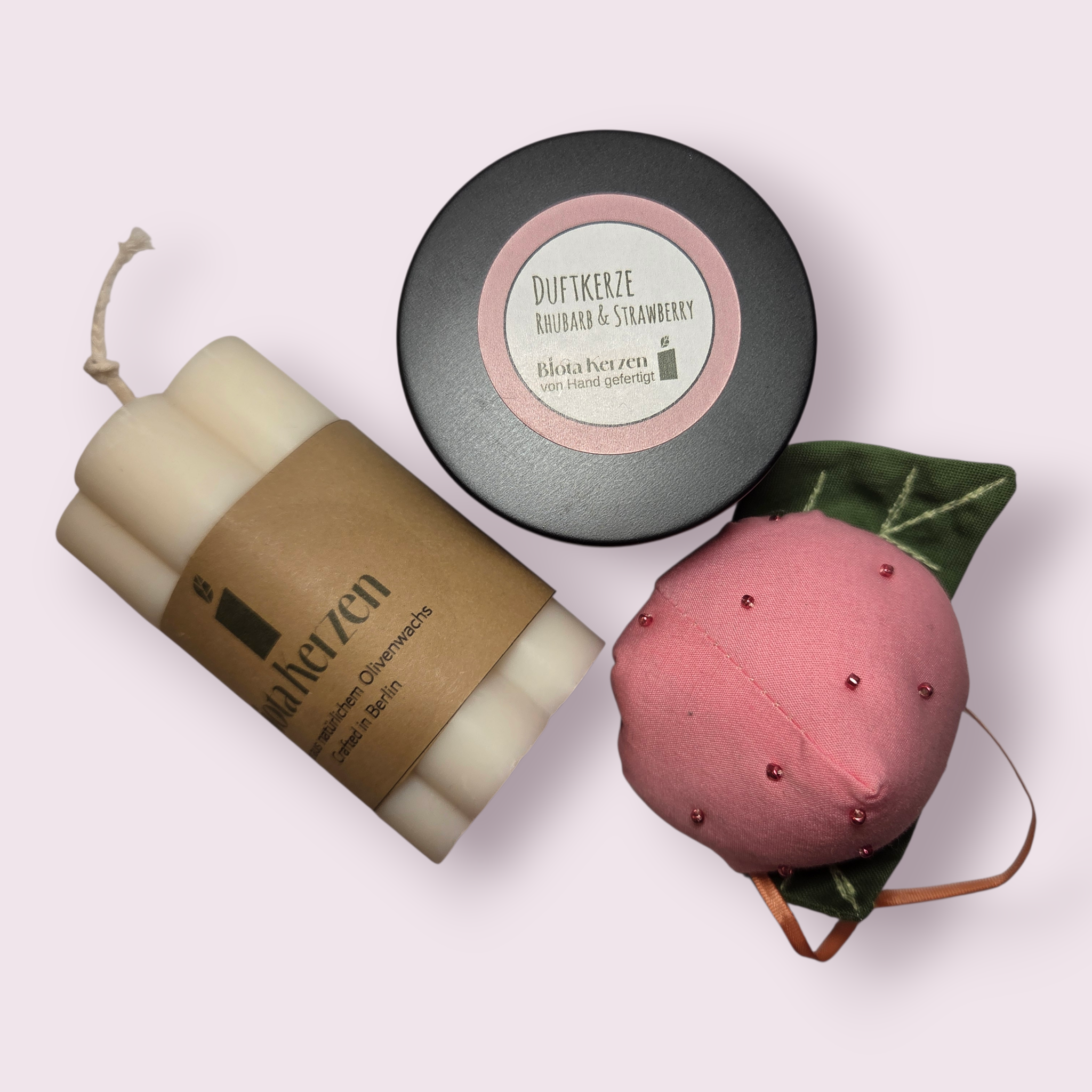 Geschenkset Duftkerze Rhubarb&Strawberry Olivenwachskerze Stofferdbeere