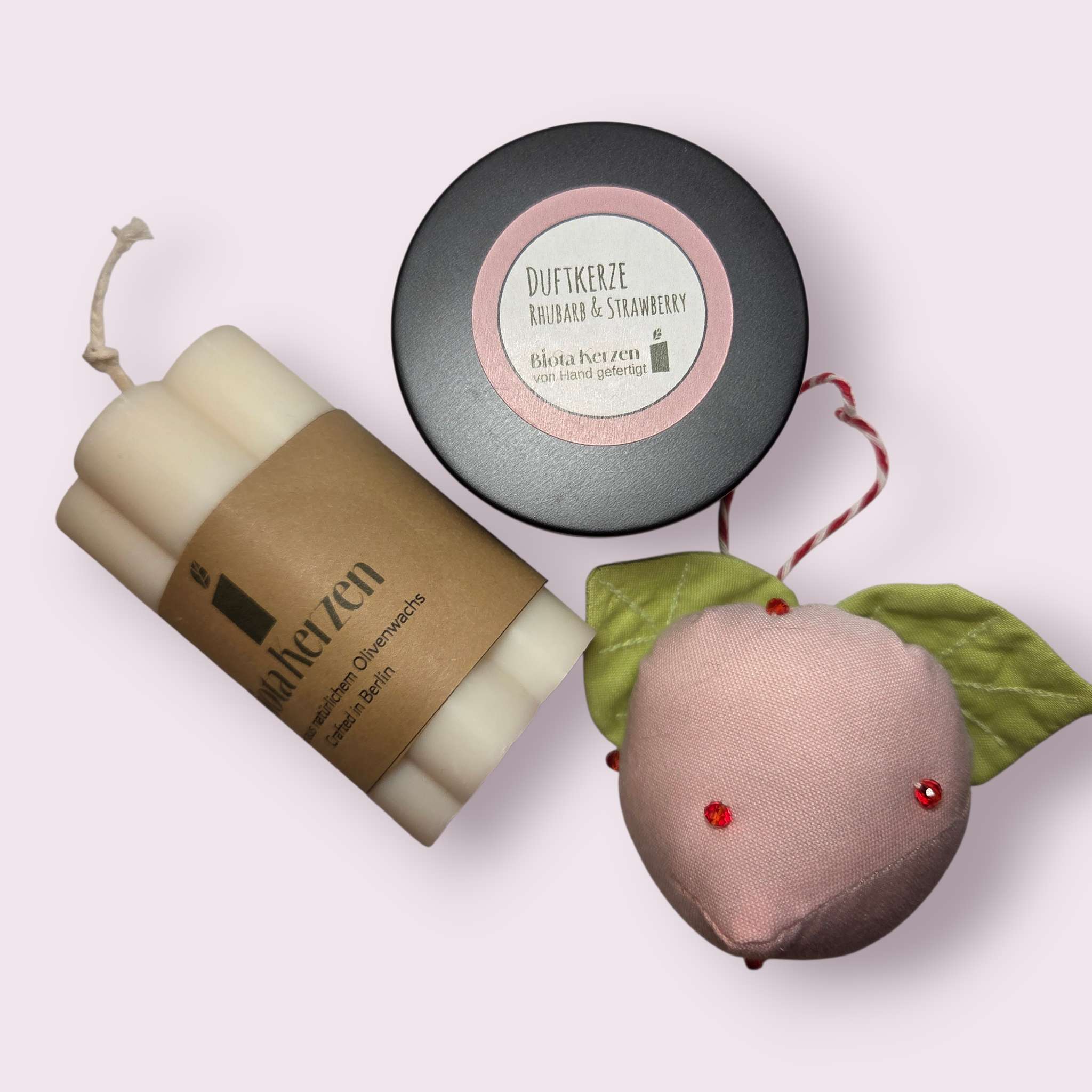 Geschenkset Duftkerze Rhubarb&Strawberry Olivenwachskerze Stofferdbeere