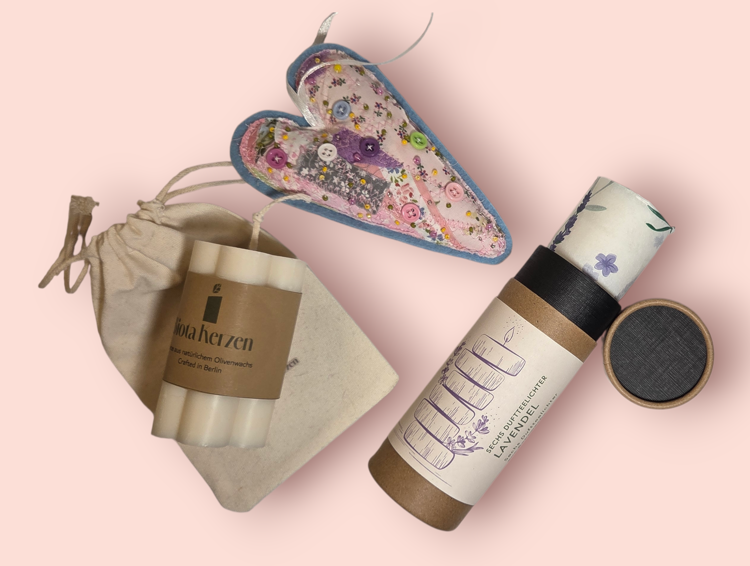 Geschenkset: Duftteelichter Lavendel, Olivenwachskerze und handgenähtes Stoffherz