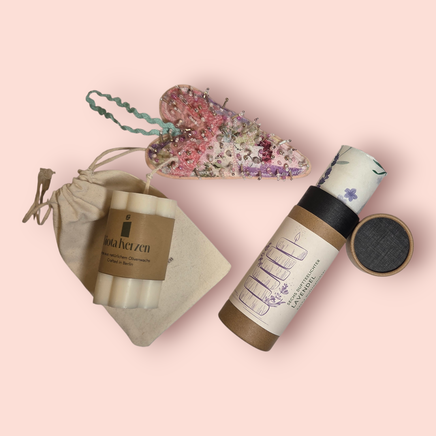 Geschenkset: Duftteelichter Lavendel, Olivenwachskerze und handgenähtes Stoffherz